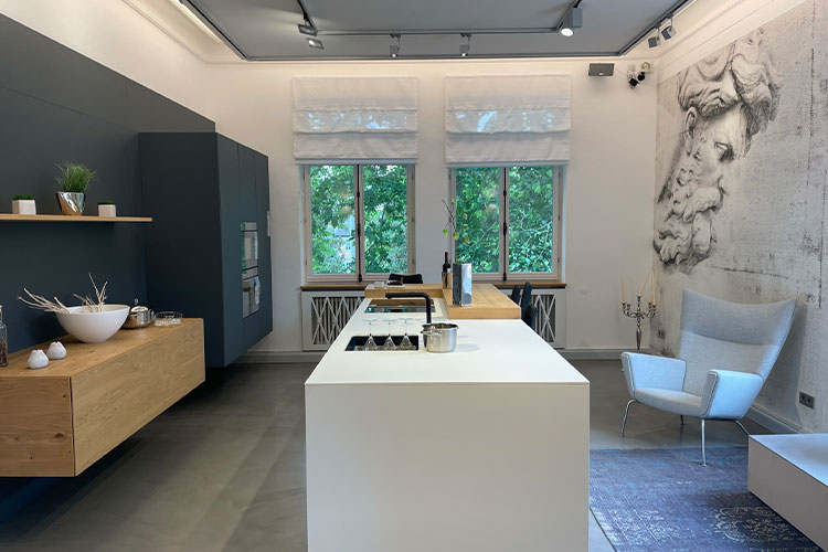 JOPPE Showroom Braunschweig mit STRASSER Naturstein-Arbeitsplatten