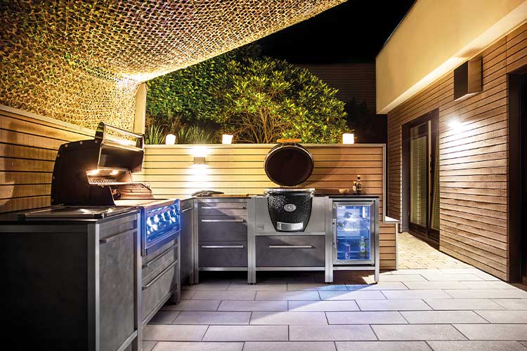 BURNOUT Kitchen Detailansicht Messingfront